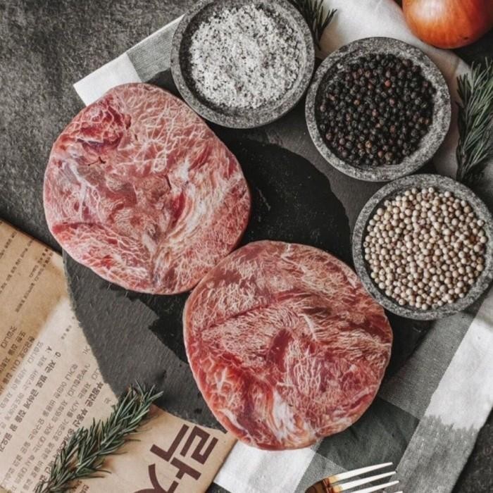 

Round Wagyu Tenderloin Meltik Beef Steak 200gr