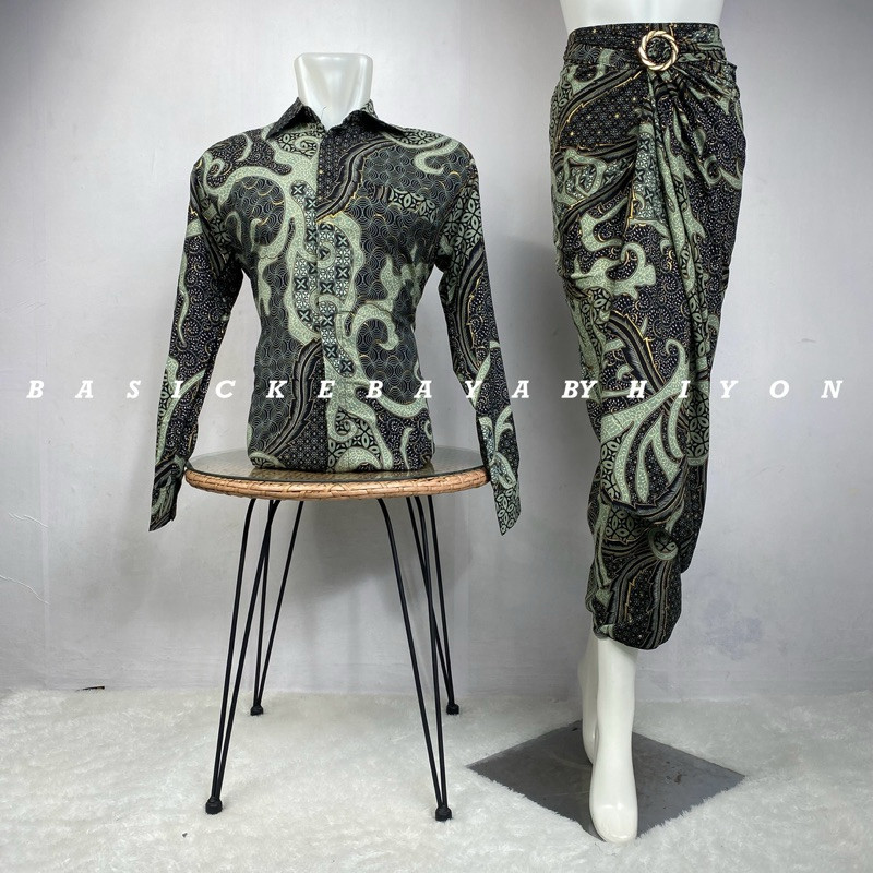 Hiyon - Rok Lilit Couple Pasangan Kemeja Batik Pria Lengan Panjang Slimfit Baju Wisuda Lamaran