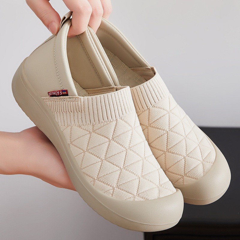 Sepatu Slip On Wanita Casual