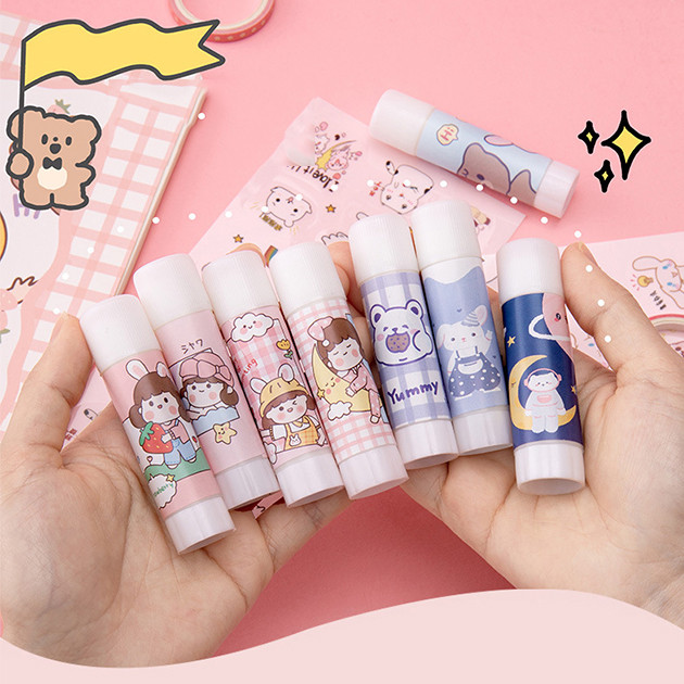 

Lem Perekat Kertas Glue Stick Lem Stik Batang Putar Sekolah Kantor Motif Korea Lucu 1021