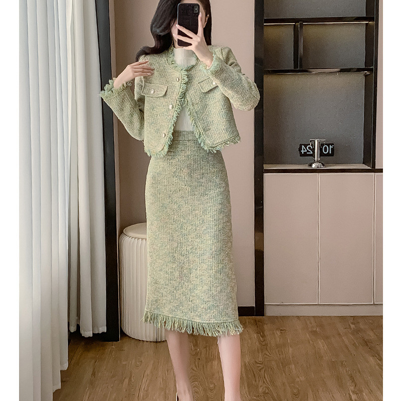 FW24-041103 Setelan Wanita. Women's Raw Edge Tweed Jacket Long Skirt Two-Piece Set