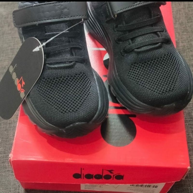 Sepatu Diadora Anak Sekolah Full Black Hitam BNIB Sneakers original KSMbersaudara
