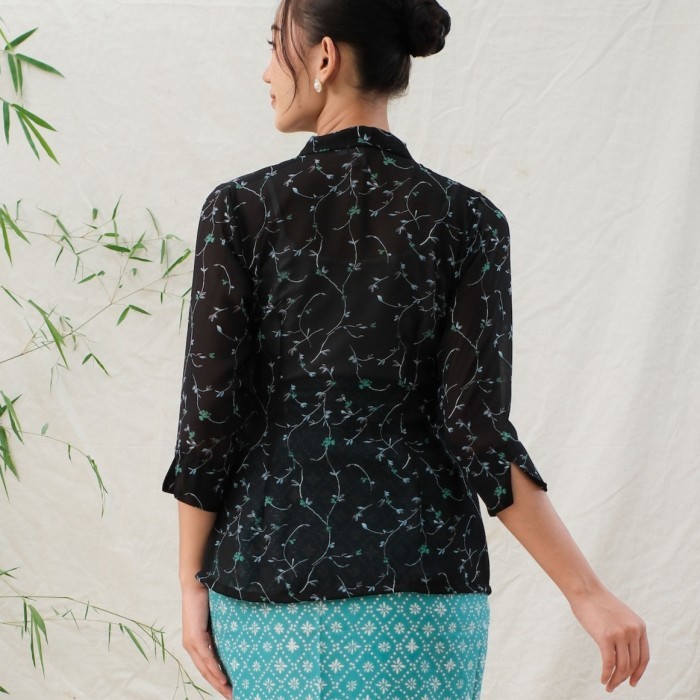 

Kebaya kutubaru kartini viola Lengan 7/8 meradelima sifon hitam - XL