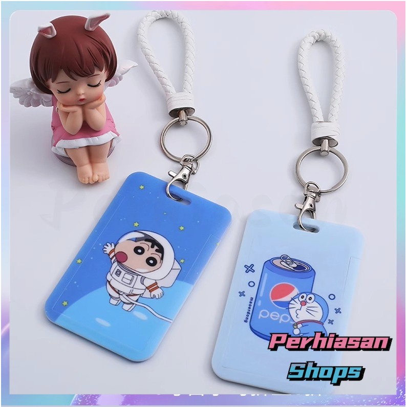 

ID CARD HOLDER MOTIF KAWAII TEMPAT KARTU PHOTOCARD PHOTO CARD MEMBERIKAN TALI TANGAN TINGKAT TINGGI,Orang-orang kartun lucu