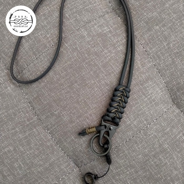 

Gorilla Lanyard Paracord for your ID badge or pod - Hitam