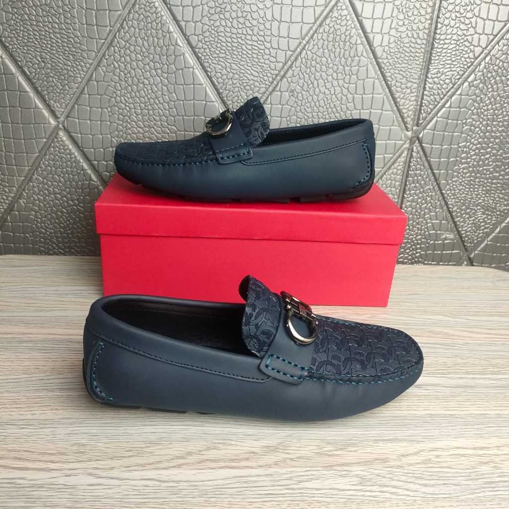 MD0183 sepatu loafer SALVATORE FERRAGAMO pria biru loafers slip on top branded vip