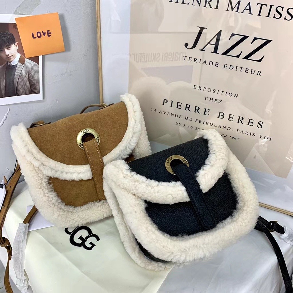 UGG Saddle Bag Lamb Wool Spliced Single Shoulder Crossbody Bag Retro Plush Bucket Bag