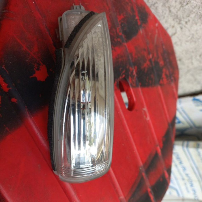 Lampu sein spion Mazda 2 kanan original