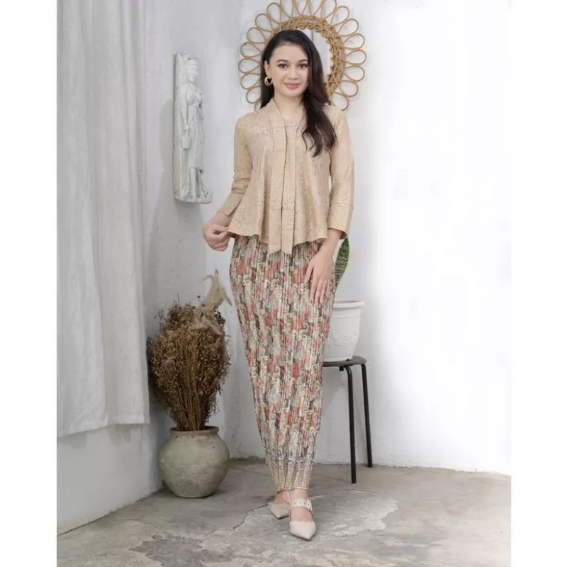 SETELAN KEBAYA MODERN FLOY KUTU BARU BROKAT DAN ROK PLISKET BATIK PANJANG DEWASA / BAJU KEBAYA MUSLI