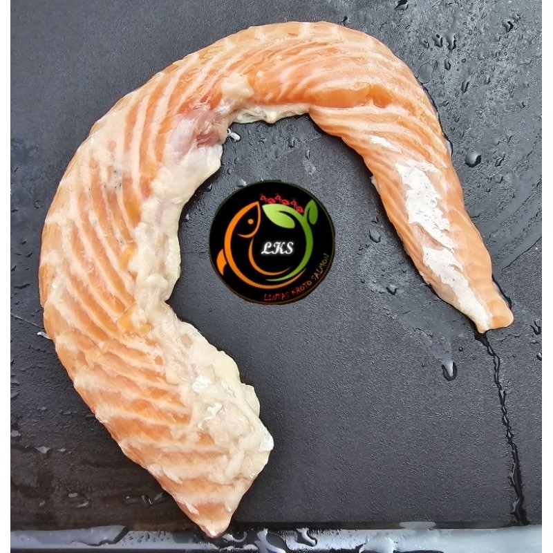 

Belly Salmon Utuh bersih kulit/ Daging Salmon utuh panjang