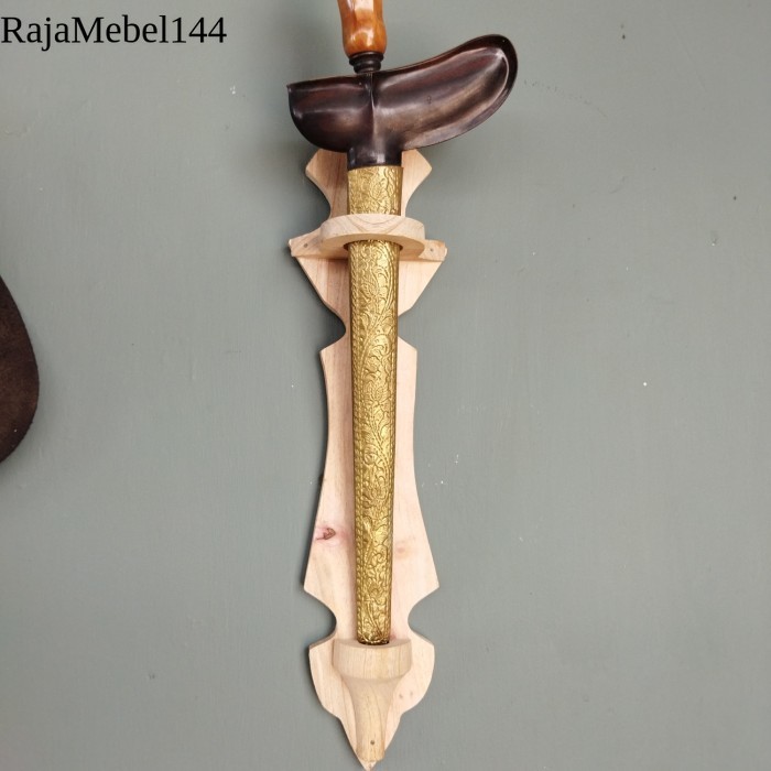 

blawong keris / dudukan tombak antik