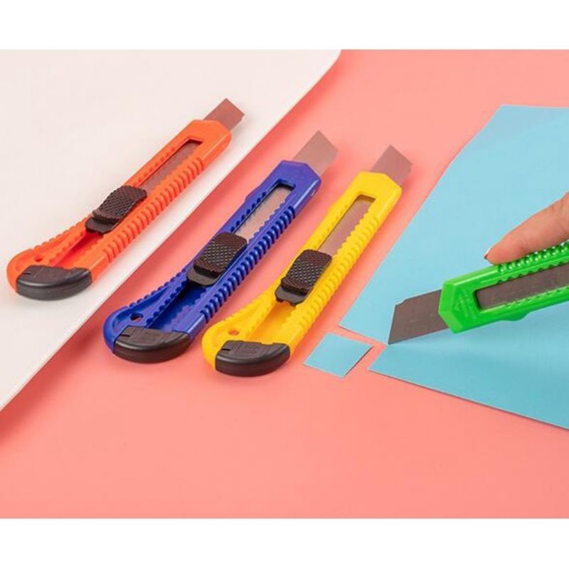 

Pisau Cutter Besar 18mm / Transparan Warna Warni Cuter Super Tajam Sliding Knife Alat Potong Kertas - Shopedia Mart