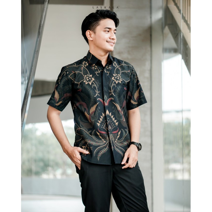 Laskala Batik Premium Slimfit Haikal Hitam Lengan Pendek KP08A306 - S