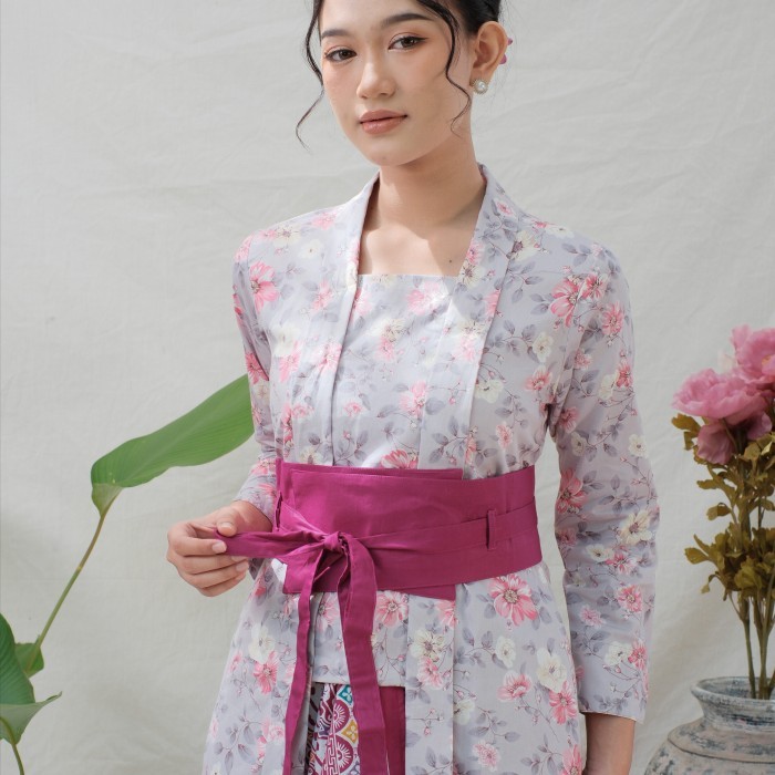 

✨LARIS✨ -Kebaya kutubaru clara lengan panjang meradelima katun jepang ungu - XXL