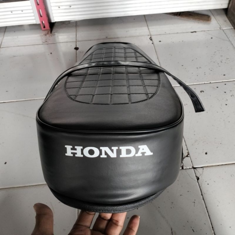 COVER KULIT JOK CB 125 CB KO DILAN CB ORIGINAL + SABUK