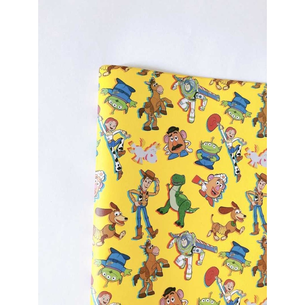 

kertas kado toy story kuning