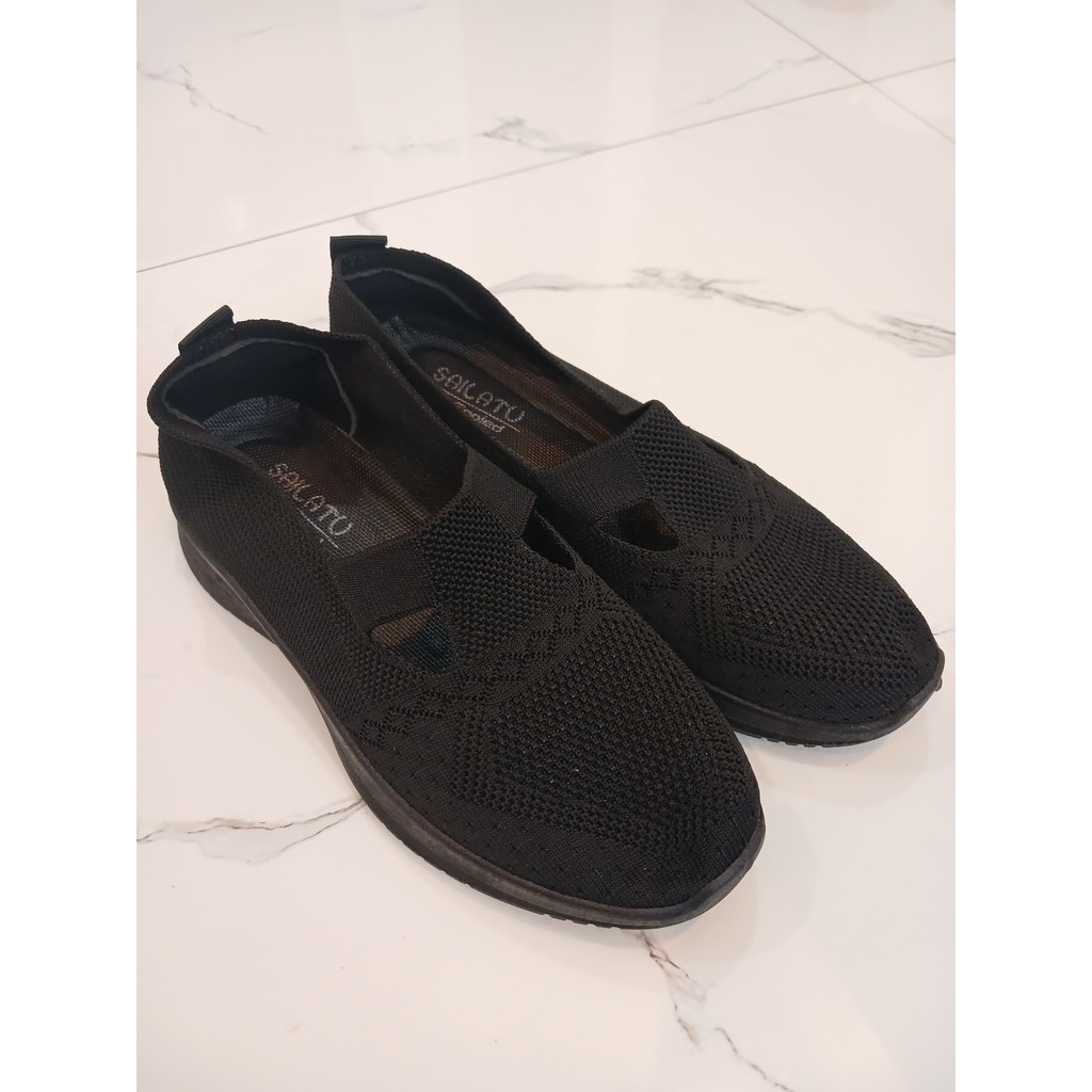 Sepatu Hitam Sekolah Tanpa Tali Slipon