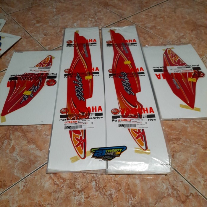 graphic stiker striping mio lama sporty 2005 merah bunga original