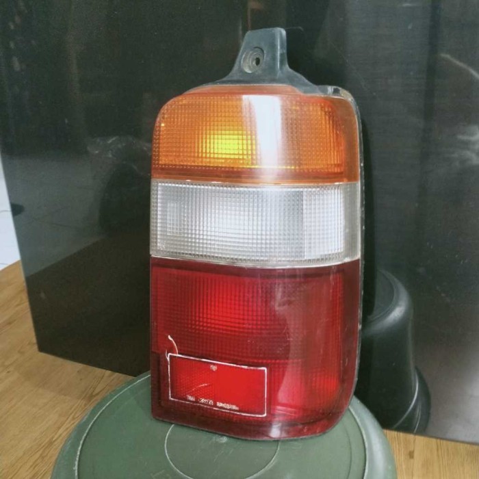 Stoplamp Lampu Belakang Toyota Kijang Kapsul 1997 Kanan