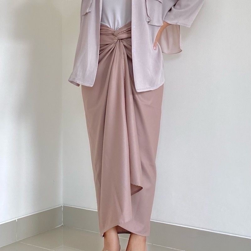 [NEW] Rok lilit satin // satin wrap skirt // bawahan kebaya // rok polos // rok satin