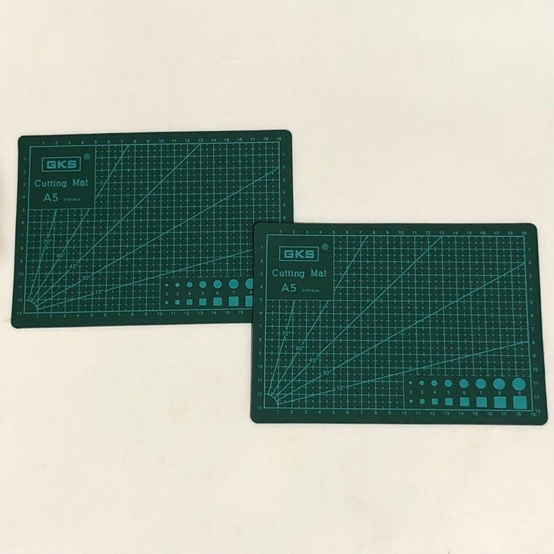 

Cutting matt A5 / cutting board/ alas potong rotary cutter A5/Pen Cutter/ Pisau Ukir