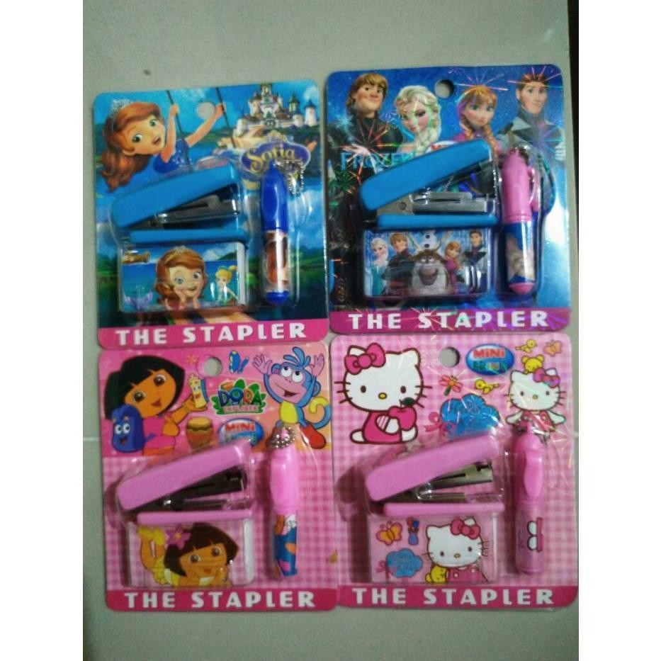 

Baru Set Staples + isi Staples dan Pen Karakter HK Frozen Dora Sofia
