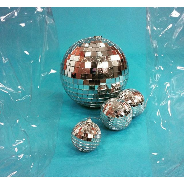 

Disco Disko Ball Bola Mirror Ornamen Dekorasi Natal Diameter 8cm