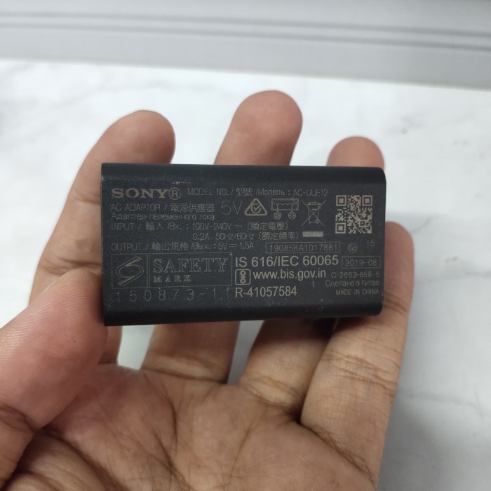 Sony AC UUE12 Original Adaptor Charger for Sony A6000 A6400 A7 II
