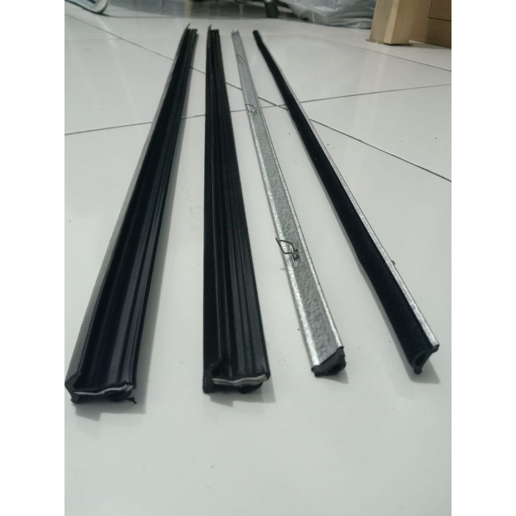 PELIPIT KACA PINTU  MOBIL JIMNY - KATANA