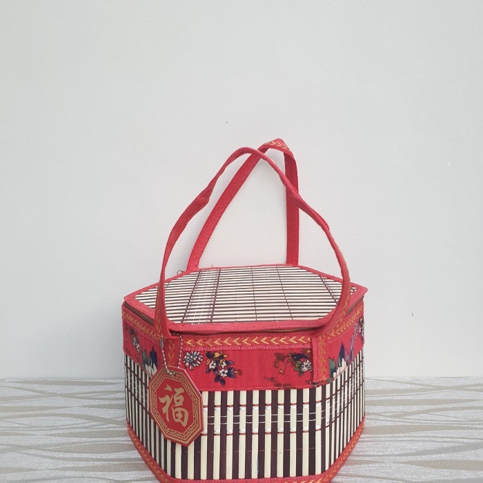 

Bamboo C Bag / Tas Anyam Bambu Imlek / Packaging Hampers Sincia Lapis