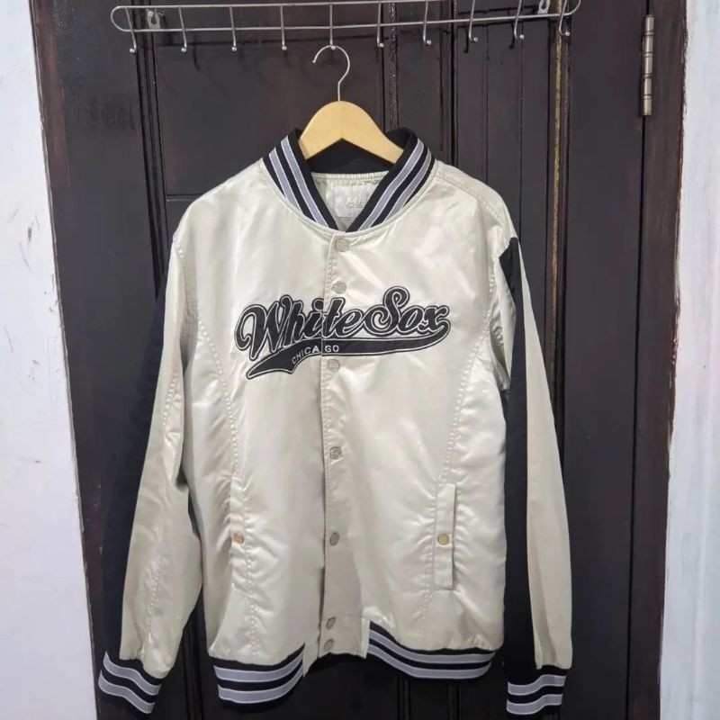 VARSITY MLB WHITESOX || WARNA SILVER || SECOND THRIFT BRAND MLB