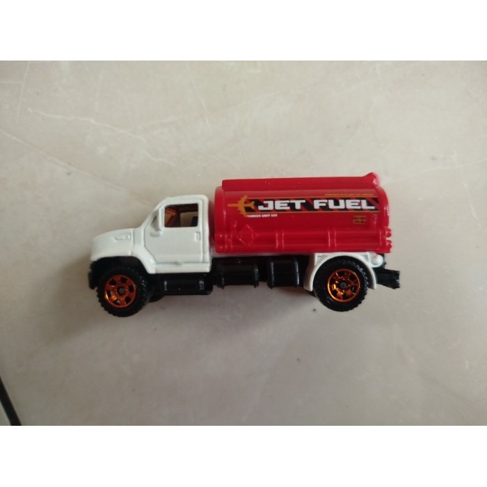 DIECAST LOOSE  MATCHBOX  MINI TANKER / UTILITY TRUCK RED USA