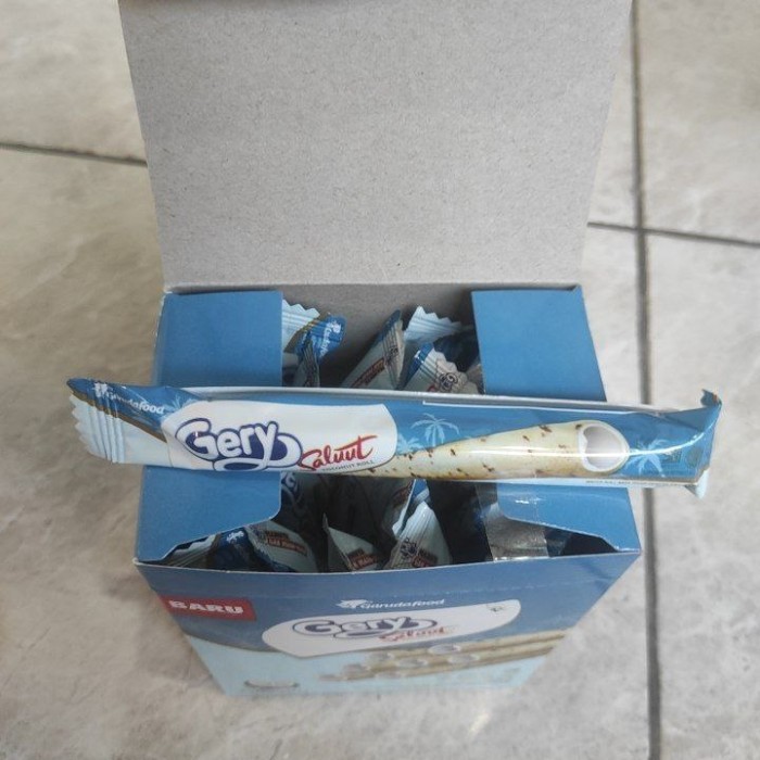 

Gery salut coconut roll 1 pcs
