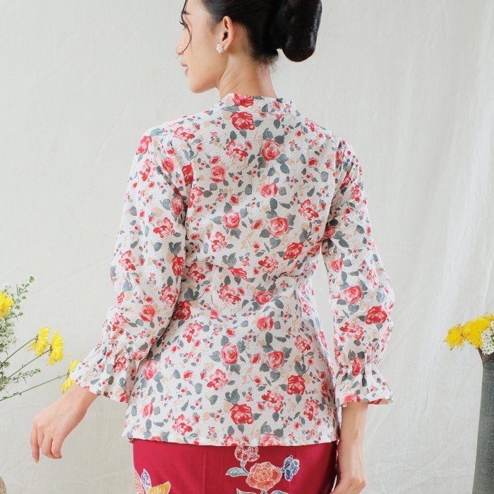 

Kebaya kutubaru klasik miranda lengan panjang meradelima katun crinkle putih tulang - XS