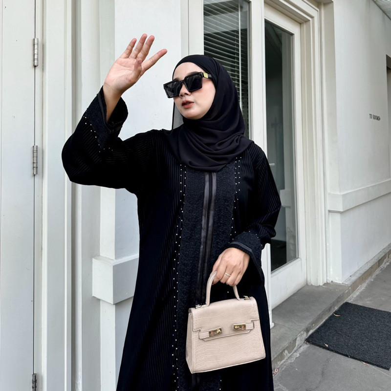 ABAYA NAIRAH JETBLACK MATA SALUR KOMBINASI RENDA DI BADAN  M L XL