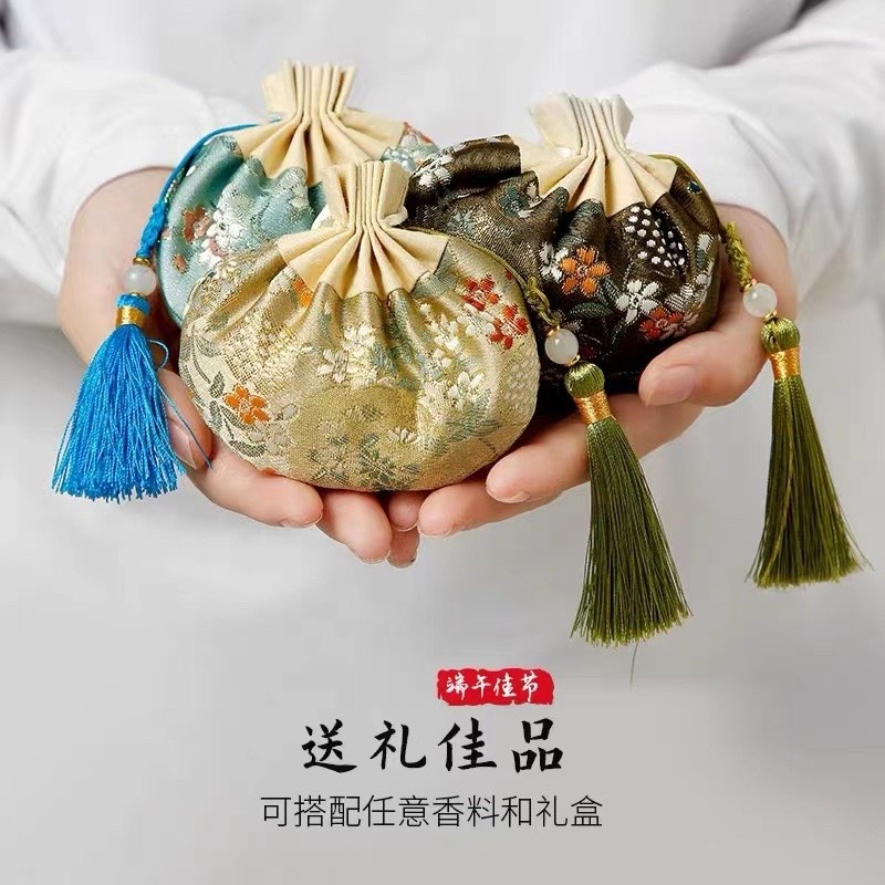 

HAFKAMSHOP Kantong pouch hampers imlek serut natal bahan velvet