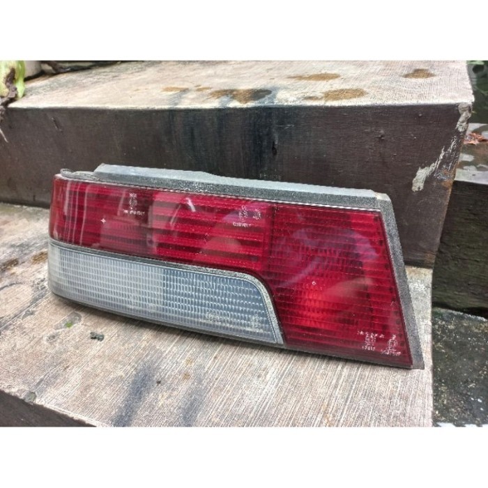 Stoplamp Lampu belakang Peugeot 405