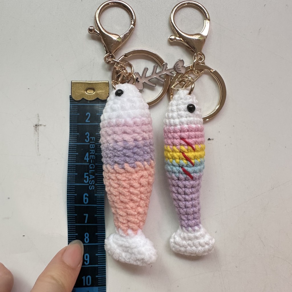 

Handmade Handwoven rainbow fish exquisite pendant wool crochet colorful small fish key chain creative pendant Car Bag Decoration
