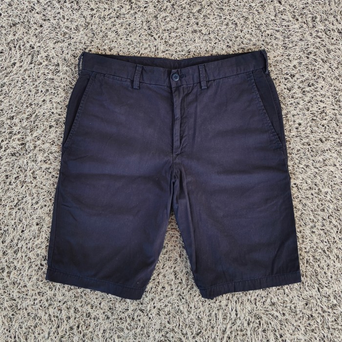 SP38 uniqlo short pants original celana pendek chino uniqlo navy original