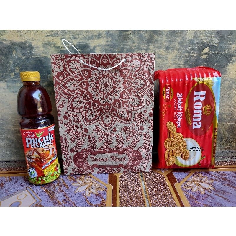 

TERLARIS !!! 100 PCS TAS KERTAS HAJATAN // TAS PAPER BAG MOTIF BATIK ( TERIMA KASIH ) TALI RAMI ( BESAR DAN KUAT )