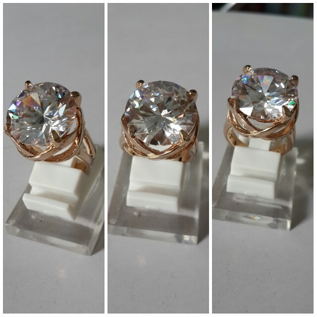 Cincin wanita white topaz