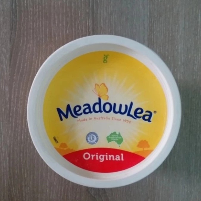 

Meadowlea meadow lea butter margarin original 250grl