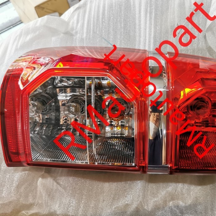 Stoplamp Hilux Vigo original 2011-2015 BARU