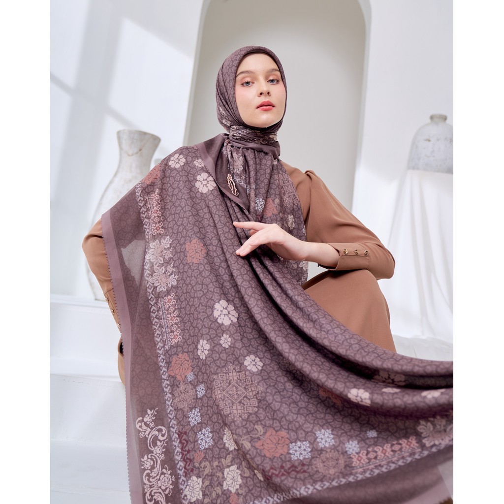 At Muflih - Devia Scarft | Hijab Segiempat | Scarf Voal 115x115