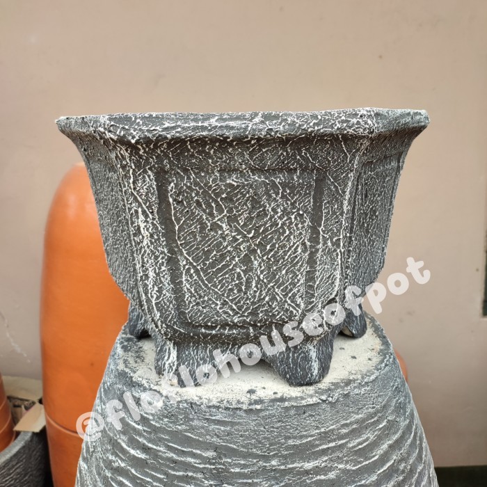 pot semen segi enam kaki D32cm T23cm