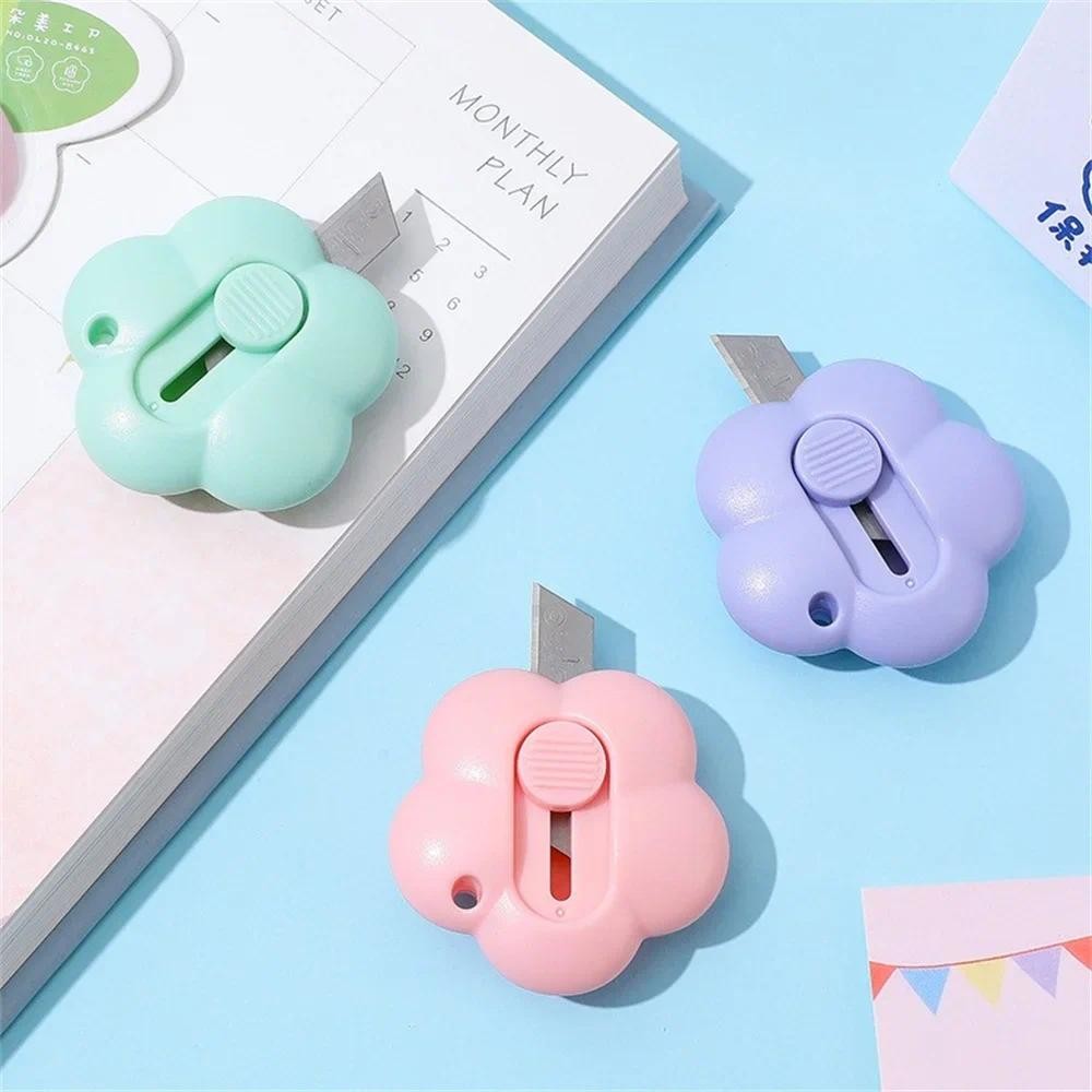 

1pc Cute Portable Mini Flower Utility Knife Kawaii Stationery Kids Handmade Paper Cutter Express Box Knife Office Supplies