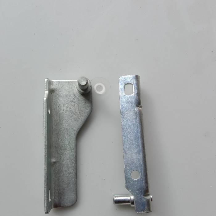 engsel pintu kulkas bawah showcase polytron