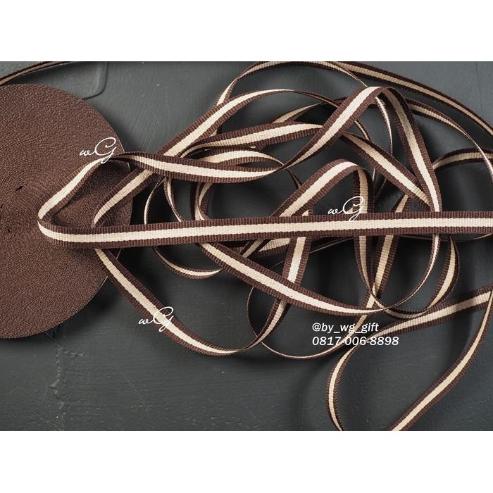 

Pita Grossgrain - Coklat List Tengah ; Lebar 1 cm; Panjang 28.5 yards