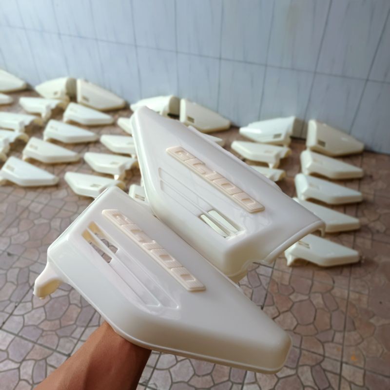 Box aki gl 100 box accu tepong aki gl 100 bahan Gading ABS Original Box Aki Honda Gl 100 Gl Cepek Im