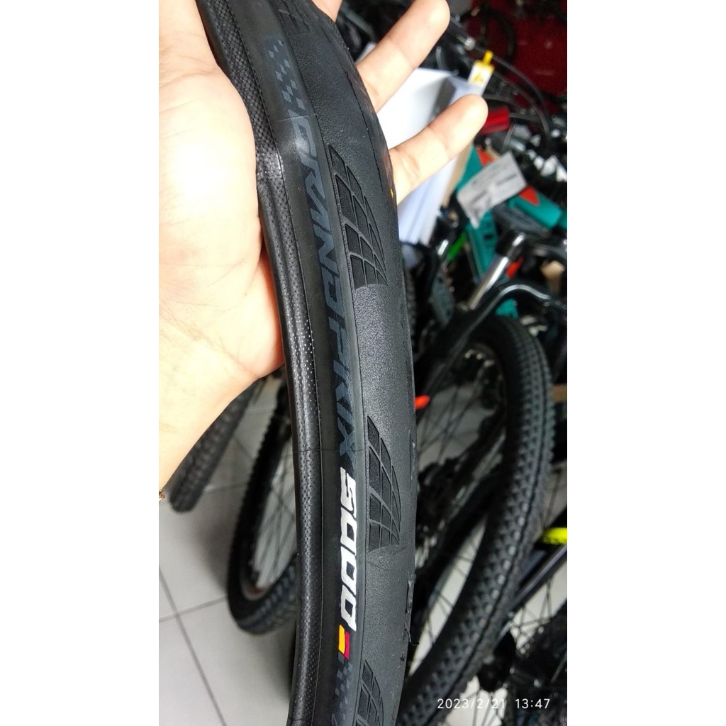 BAN LUAR CONTINENTAL GP5000 CLINCHER 700 x 25C / 700 x 28C KEVLAR - Hitam, 700x25C